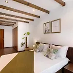 Flor De Sol House